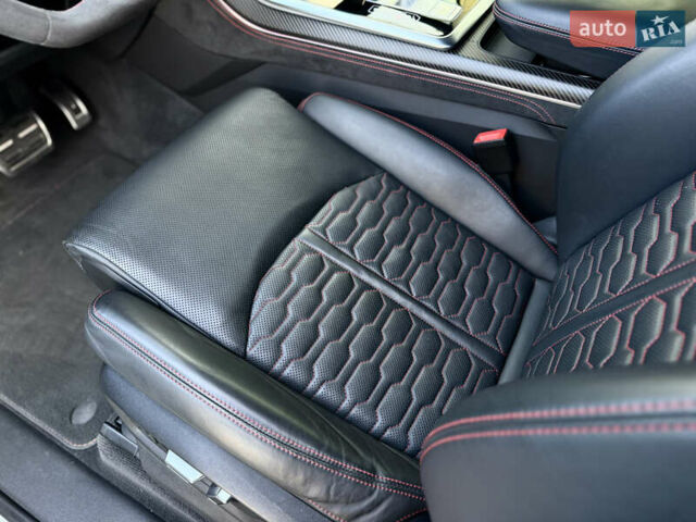 Білий Ауді RS Q8, об'ємом двигуна 4 л та пробігом 82 тис. км за 92500 $, фото 48 на Automoto.ua