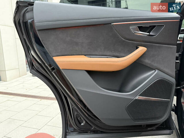 Черный Ауди RS Q8, объемом двигателя 4 л и пробегом 54 тыс. км за 94000 $, фото 62 на Automoto.ua