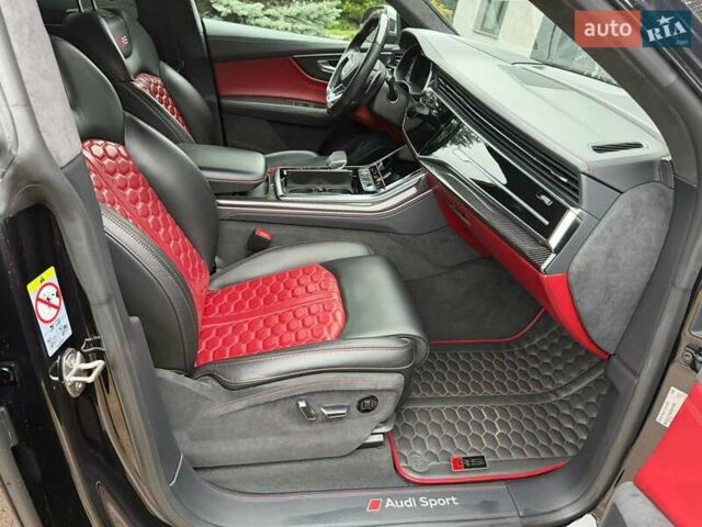 Черный Ауди RS Q8, объемом двигателя 4 л и пробегом 83 тыс. км за 81000 $, фото 1 на Automoto.ua