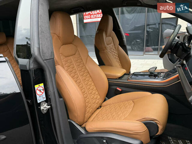 Черный Ауди RS Q8, объемом двигателя 4 л и пробегом 54 тыс. км за 94000 $, фото 47 на Automoto.ua