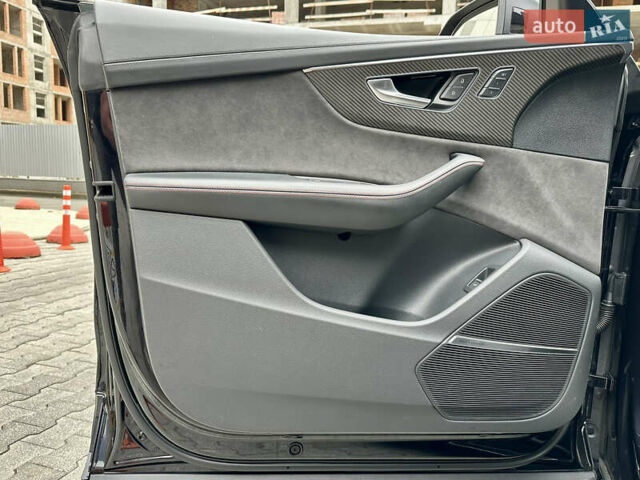 Черный Ауди RS Q8, объемом двигателя 4 л и пробегом 98 тыс. км за 84000 $, фото 51 на Automoto.ua