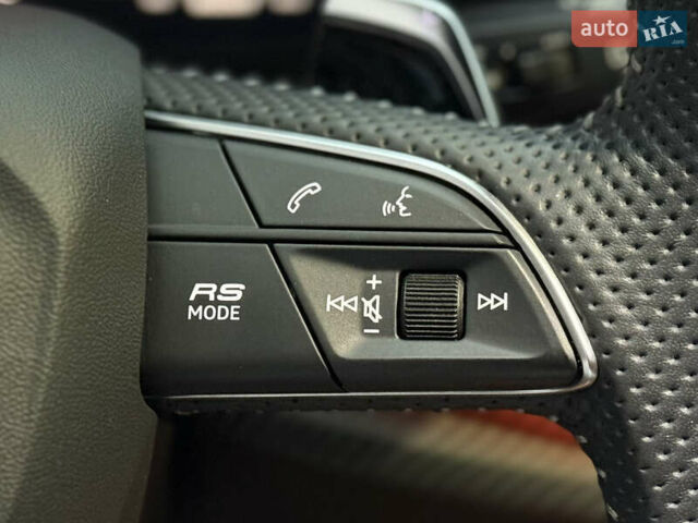 Черный Ауди RS Q8, объемом двигателя 4 л и пробегом 54 тыс. км за 94000 $, фото 70 на Automoto.ua