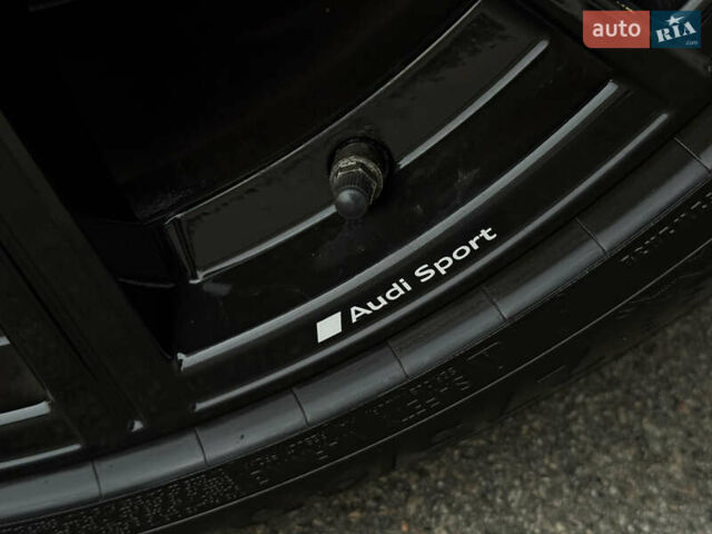 Чорний Ауді RS Q8, об'ємом двигуна 4 л та пробігом 174 тис. км за 76000 $, фото 24 на Automoto.ua