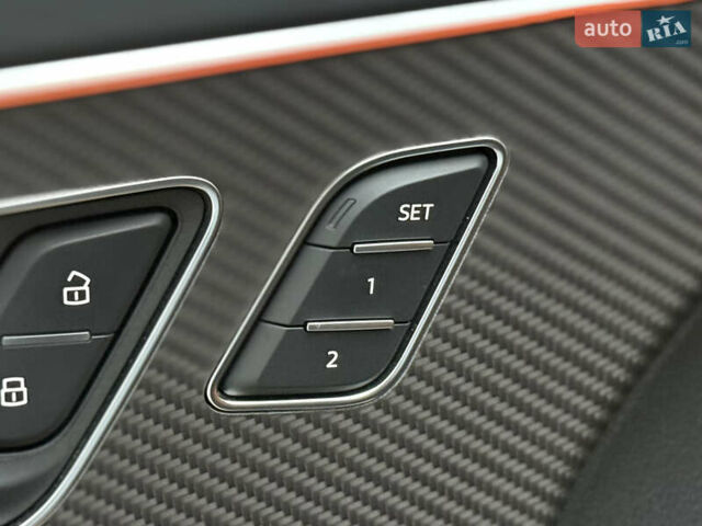 Черный Ауди RS Q8, объемом двигателя 4 л и пробегом 54 тыс. км за 94000 $, фото 57 на Automoto.ua