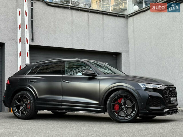 Черный Ауди RS Q8, объемом двигателя 4 л и пробегом 98 тыс. км за 84000 $, фото 4 на Automoto.ua