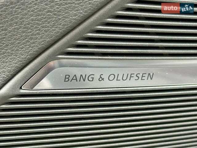 Черный Ауди RS Q8, объемом двигателя 4 л и пробегом 98 тыс. км за 84000 $, фото 54 на Automoto.ua