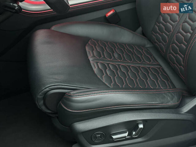 Чорний Ауді RS Q8, об'ємом двигуна 4 л та пробігом 174 тис. км за 76000 $, фото 38 на Automoto.ua