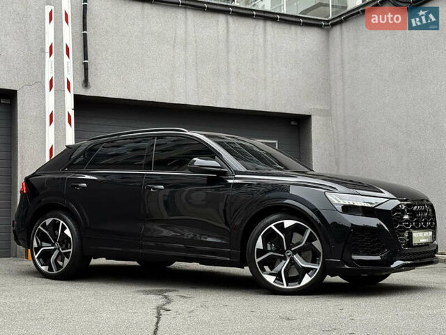 Черный Ауди RS Q8, объемом двигателя 4 л и пробегом 54 тыс. км за 94000 $, фото 4 на Automoto.ua