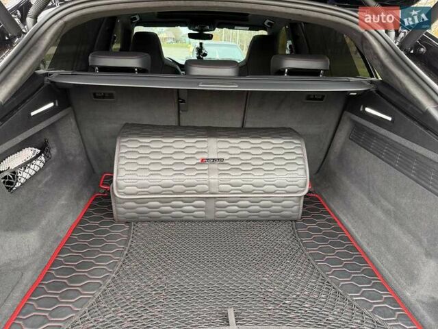 Черный Ауди RS Q8, объемом двигателя 4 л и пробегом 85 тыс. км за 104000 $, фото 4 на Automoto.ua