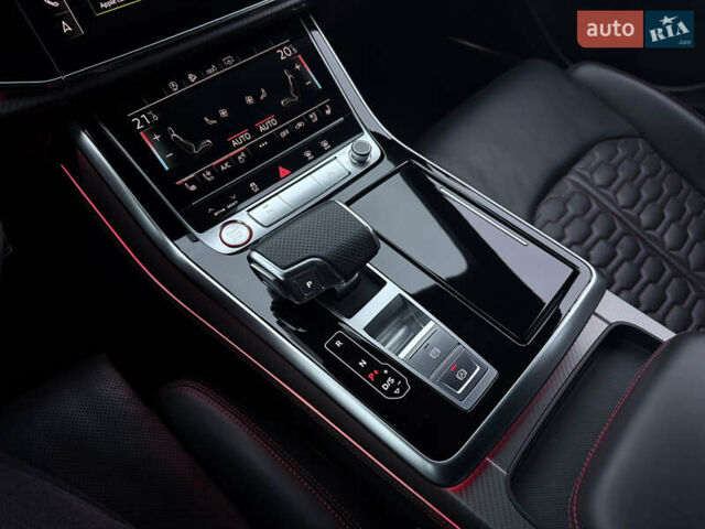 Чорний Ауді RS Q8, об'ємом двигуна 4 л та пробігом 174 тис. км за 76000 $, фото 45 на Automoto.ua