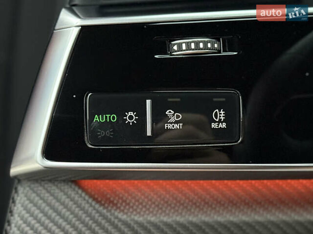 Черный Ауди RS Q8, объемом двигателя 4 л и пробегом 54 тыс. км за 94000 $, фото 69 на Automoto.ua