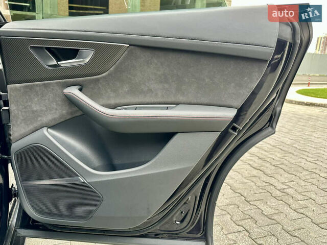 Черный Ауди RS Q8, объемом двигателя 4 л и пробегом 98 тыс. км за 84000 $, фото 57 на Automoto.ua