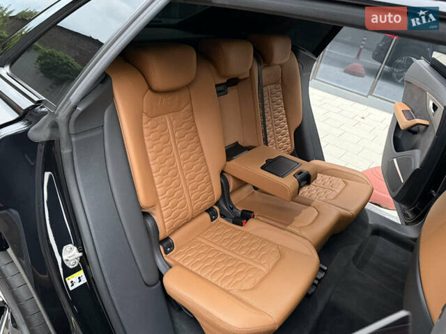 Черный Ауди RS Q8, объемом двигателя 4 л и пробегом 54 тыс. км за 94000 $, фото 54 на Automoto.ua