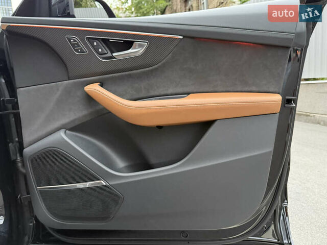 Черный Ауди RS Q8, объемом двигателя 4 л и пробегом 54 тыс. км за 94000 $, фото 59 на Automoto.ua