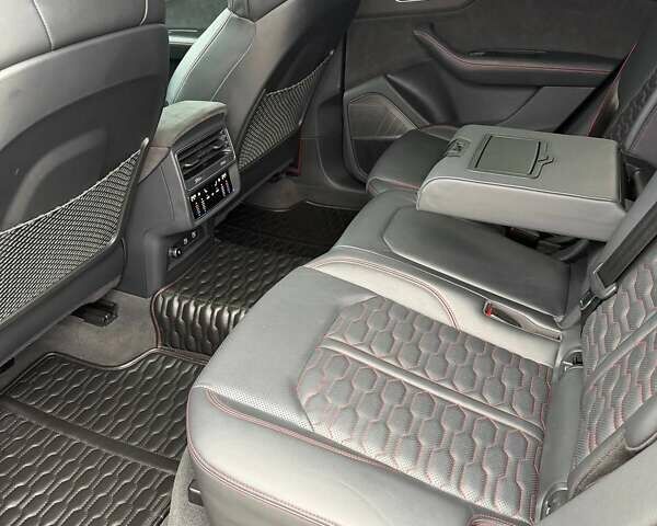 Черный Ауди RS Q8, объемом двигателя 4 л и пробегом 85 тыс. км за 104000 $, фото 22 на Automoto.ua