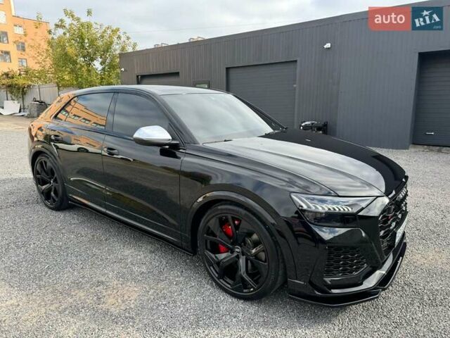 Чорний Ауді RS Q8, об'ємом двигуна 4 л та пробігом 83 тис. км за 97999 $, фото 1 на Automoto.ua