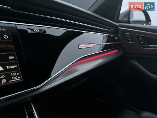 Чорний Ауді RS Q8, об'ємом двигуна 4 л та пробігом 174 тис. км за 76000 $, фото 48 на Automoto.ua