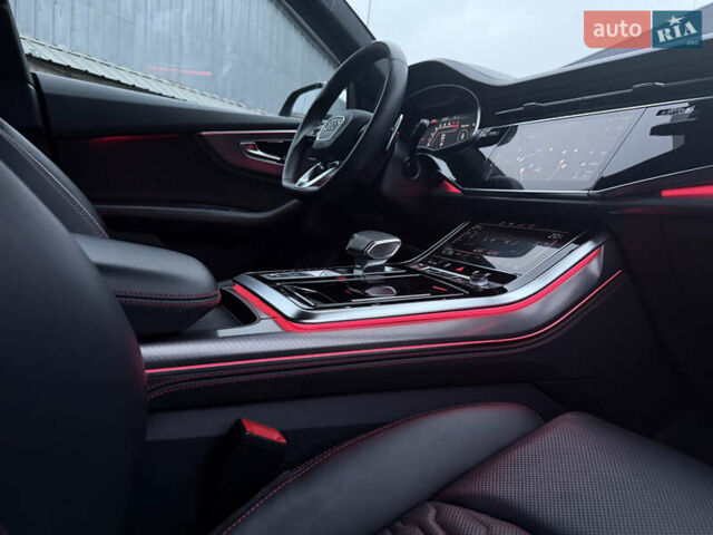 Чорний Ауді RS Q8, об'ємом двигуна 4 л та пробігом 174 тис. км за 76000 $, фото 44 на Automoto.ua