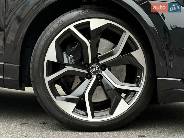 Черный Ауди RS Q8, объемом двигателя 4 л и пробегом 54 тыс. км за 94000 $, фото 32 на Automoto.ua