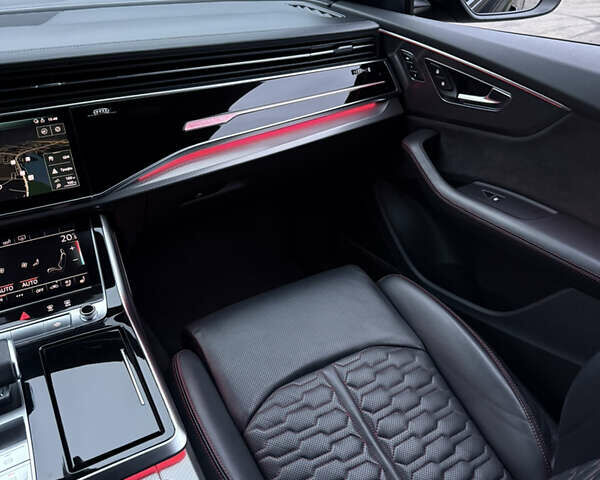 Чорний Ауді RS Q8, об'ємом двигуна 4 л та пробігом 174 тис. км за 76000 $, фото 31 на Automoto.ua