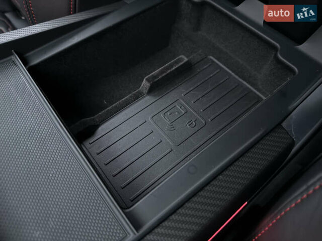 Чорний Ауді RS Q8, об'ємом двигуна 4 л та пробігом 174 тис. км за 76000 $, фото 61 на Automoto.ua