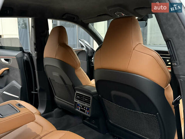 Черный Ауди RS Q8, объемом двигателя 4 л и пробегом 54 тыс. км за 94000 $, фото 51 на Automoto.ua