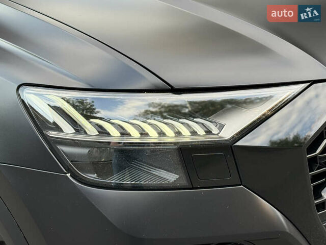 Чорний Ауді RS Q8, об'ємом двигуна 4 л та пробігом 97 тис. км за 85000 $, фото 32 на Automoto.ua
