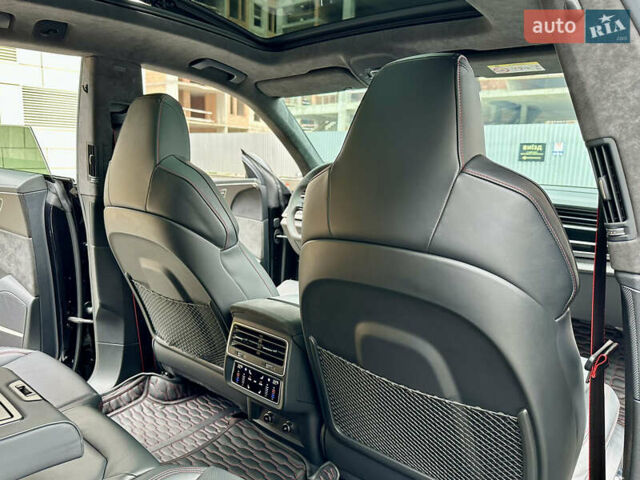 Черный Ауди RS Q8, объемом двигателя 4 л и пробегом 98 тыс. км за 84000 $, фото 48 на Automoto.ua