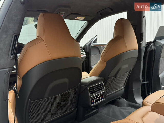 Черный Ауди RS Q8, объемом двигателя 4 л и пробегом 54 тыс. км за 94000 $, фото 52 на Automoto.ua