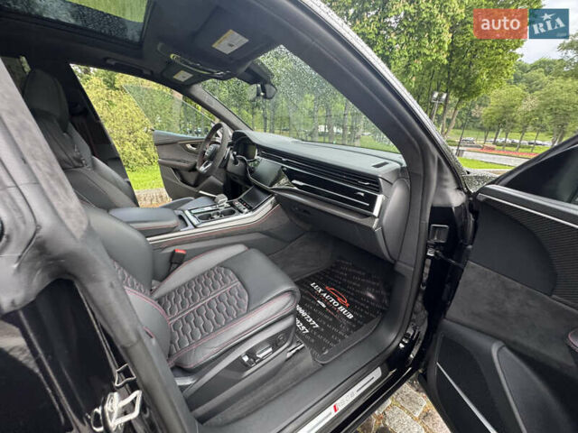Чорний Ауді RS Q8, об'ємом двигуна 4 л та пробігом 90 тис. км за 89999 $, фото 26 на Automoto.ua