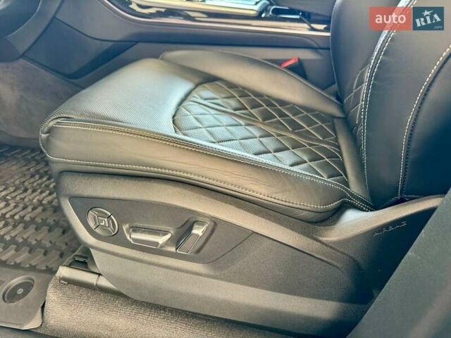 Черный Ауди RS Q8, объемом двигателя 4 л и пробегом 36 тыс. км за 110000 $, фото 90 на Automoto.ua