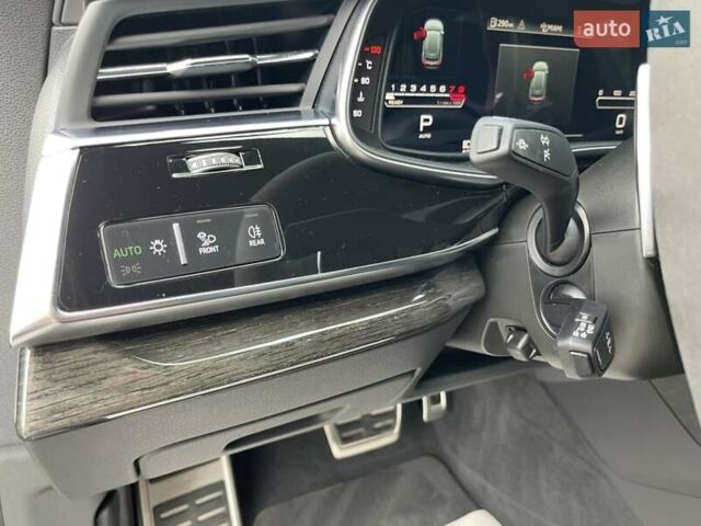 Чорний Ауді RS Q8, об'ємом двигуна 4 л та пробігом 30 тис. км за 128000 $, фото 35 на Automoto.ua