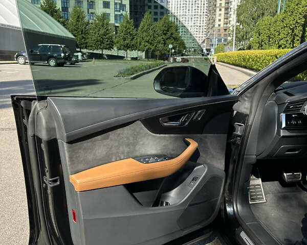 Черный Ауди RS Q8, объемом двигателя 4 л и пробегом 90 тыс. км за 85500 $, фото 6 на Automoto.ua