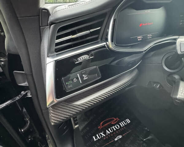 Чорний Ауді RS Q8, об'ємом двигуна 4 л та пробігом 90 тис. км за 89999 $, фото 65 на Automoto.ua