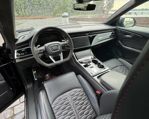 Чорний Ауді RS Q8, об'ємом двигуна 4 л та пробігом 90 тис. км за 89999 $, фото 38 на Automoto.ua