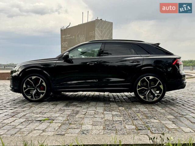 Чорний Ауді RS Q8, об'ємом двигуна 4 л та пробігом 90 тис. км за 89999 $, фото 9 на Automoto.ua