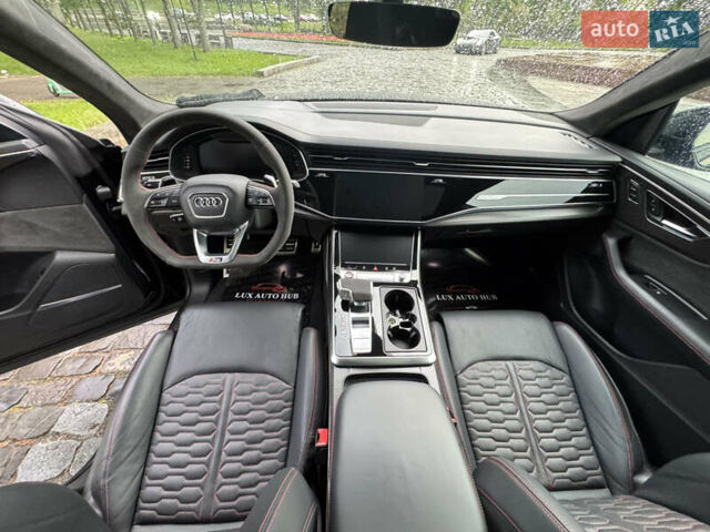 Чорний Ауді RS Q8, об'ємом двигуна 4 л та пробігом 90 тис. км за 89999 $, фото 51 на Automoto.ua