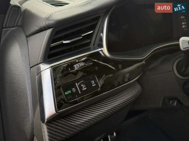 Ауді RS Q8 2021 у Чернігові на Automoto.ua Чорний Ауді RS Q8, об'ємом двигуна 4 л та пробігом 58 тис. км за 120000 $, фото 31 на Automoto.ua