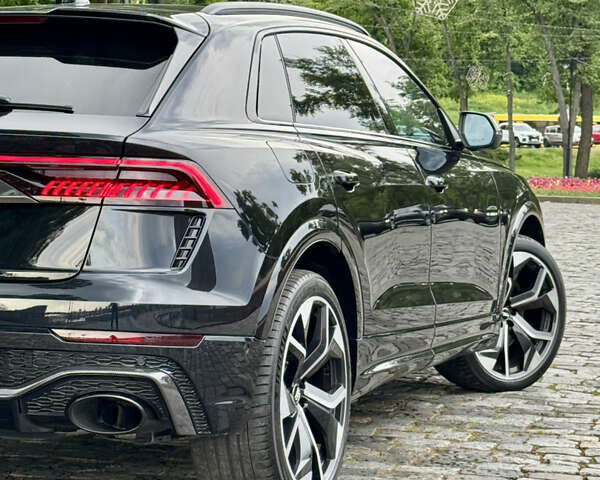 Чорний Ауді RS Q8, об'ємом двигуна 4 л та пробігом 90 тис. км за 89999 $, фото 19 на Automoto.ua
