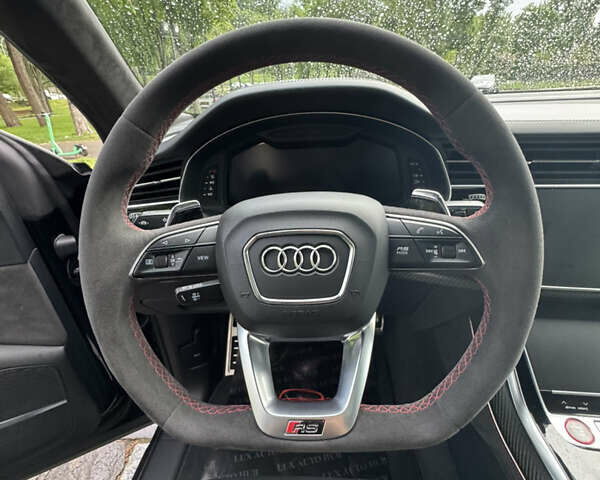 Чорний Ауді RS Q8, об'ємом двигуна 4 л та пробігом 90 тис. км за 89999 $, фото 47 на Automoto.ua