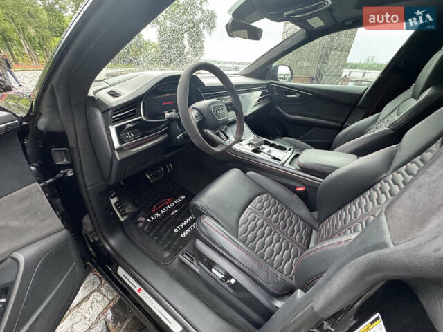 Чорний Ауді RS Q8, об'ємом двигуна 4 л та пробігом 90 тис. км за 89999 $, фото 68 на Automoto.ua