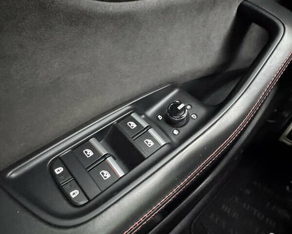Чорний Ауді RS Q8, об'ємом двигуна 4 л та пробігом 90 тис. км за 89999 $, фото 100 на Automoto.ua