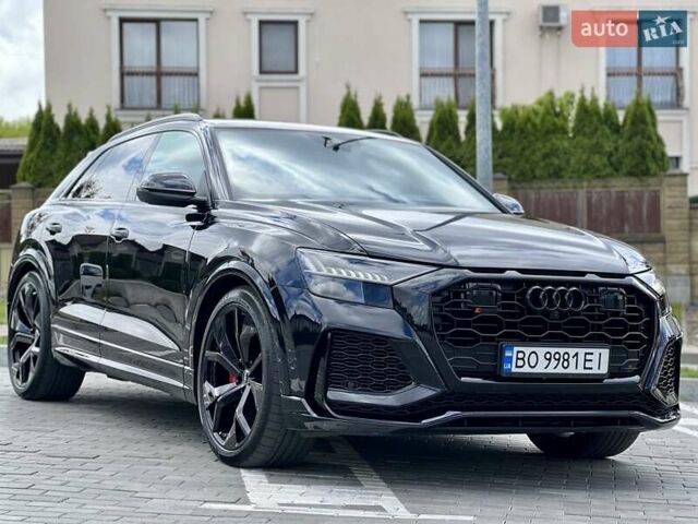 Черный Ауди RS Q8, объемом двигателя 4 л и пробегом 80 тыс. км за 95000 $, фото 1 на Automoto.ua