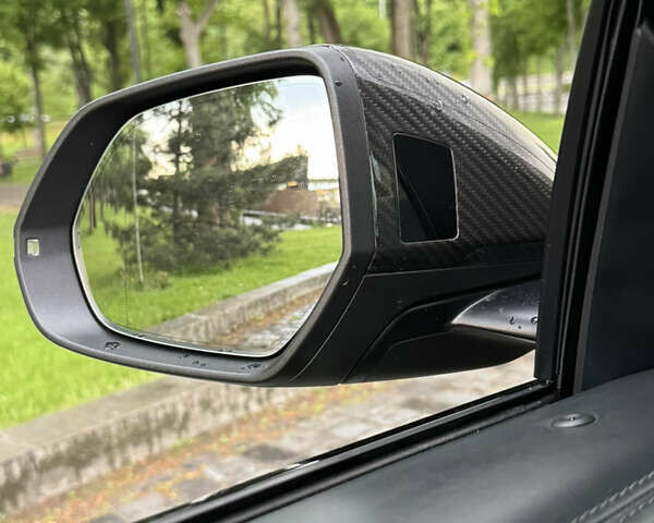 Чорний Ауді RS Q8, об'ємом двигуна 4 л та пробігом 90 тис. км за 89999 $, фото 173 на Automoto.ua