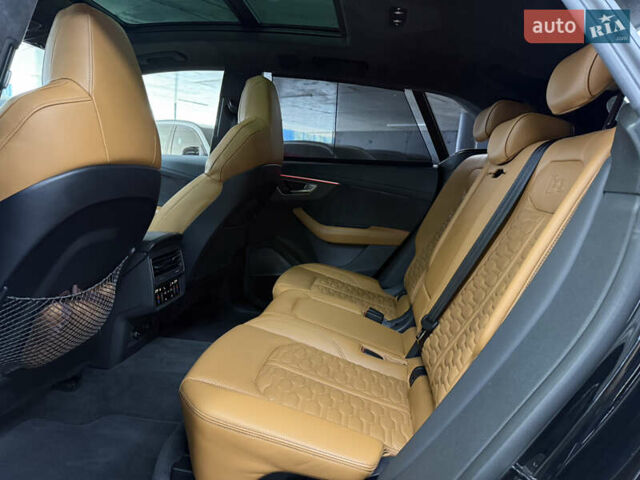 Чорний Ауді RS Q8, об'ємом двигуна 4 л та пробігом 55 тис. км за 99500 $, фото 24 на Automoto.ua