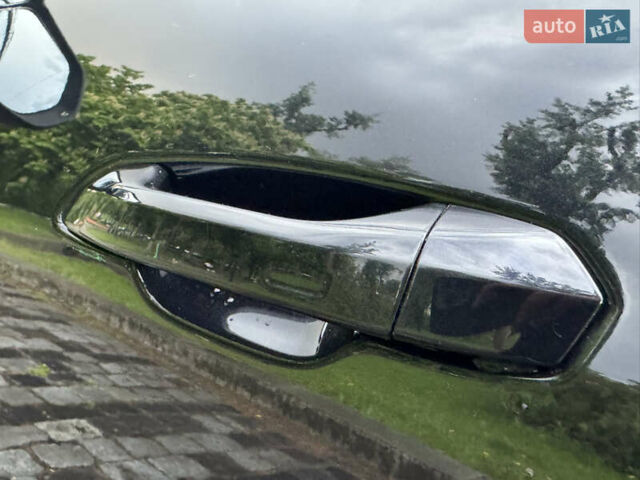 Чорний Ауді RS Q8, об'ємом двигуна 4 л та пробігом 90 тис. км за 89999 $, фото 152 на Automoto.ua