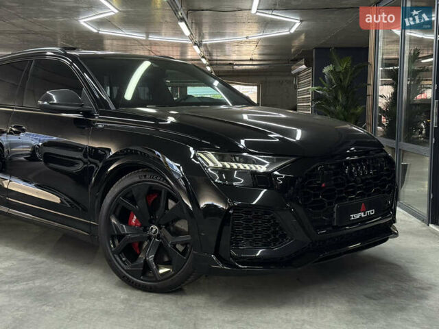 Чорний Ауді RS Q8, об'ємом двигуна 4 л та пробігом 55 тис. км за 99500 $, фото 2 на Automoto.ua