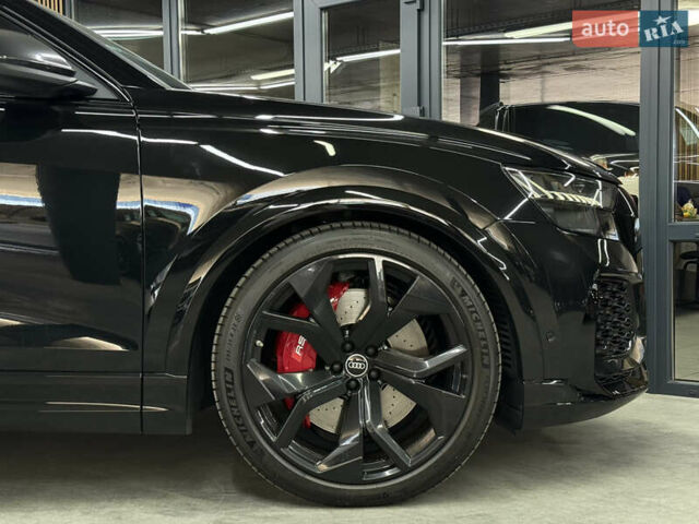 Чорний Ауді RS Q8, об'ємом двигуна 4 л та пробігом 55 тис. км за 99500 $, фото 4 на Automoto.ua