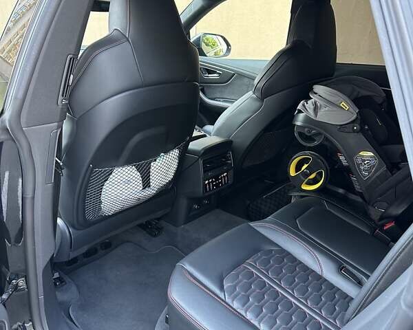Чорний Ауді RS Q8, об'ємом двигуна 4 л та пробігом 43 тис. км за 98500 $, фото 26 на Automoto.ua