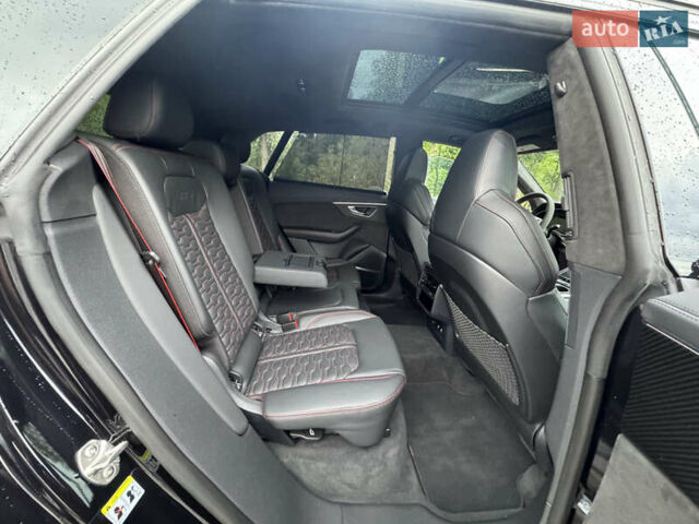 Чорний Ауді RS Q8, об'ємом двигуна 4 л та пробігом 90 тис. км за 89999 $, фото 43 на Automoto.ua
